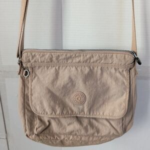 Kipling Beige Crossbody Bag Women Travel Lightweight Lots Of Pockets Roomy Chic
